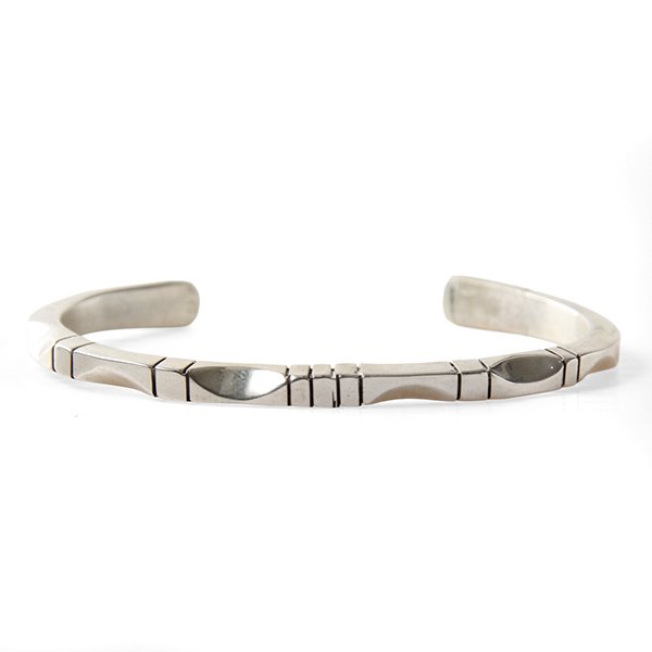 画像1: NAVAJO  インディアンジュエリー　バングル[SILVER]　BEN TAHE