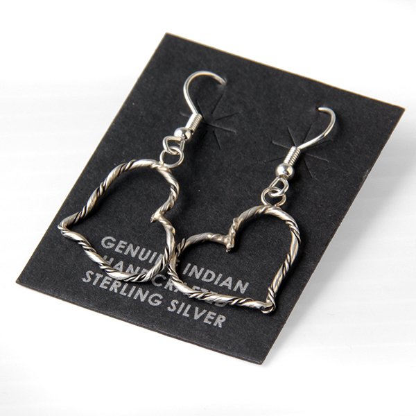 画像1: NAVAJO インディアンジュエリー　ピアス　”HEART”[SILVER]