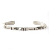 画像: NAVAJO  インディアンジュエリー　バングル[SILVER]　BEN TAHE